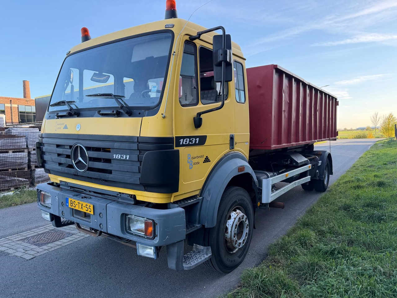 MERCEDES-BENZ SK 1831 - 吊钩升降车:图2 MERCEDES-BENZ SK 1831 - 吊钩升降车:图2