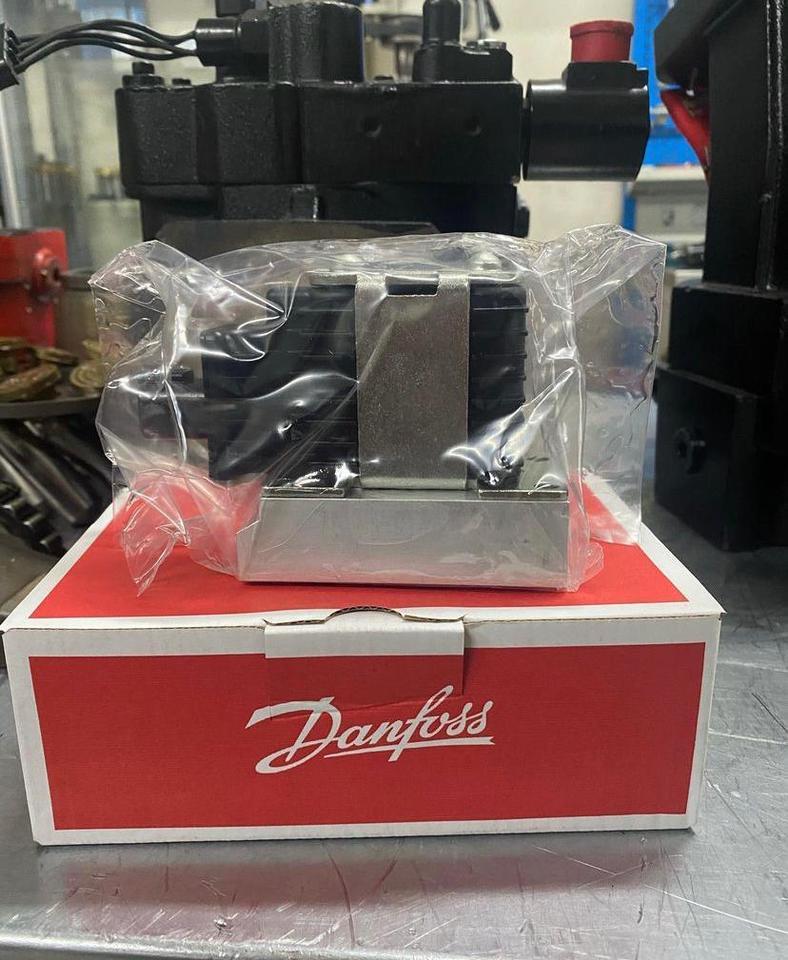 DANFOSS / SAUER PRESSURE CONTROL VALVE MCV116A3204 - 液压阀 适用于 建筑机械:图1 DANFOSS / SAUER PRESSURE CONTROL VALVE MCV116A3204 - 液压阀 适用于 建筑机械:图1