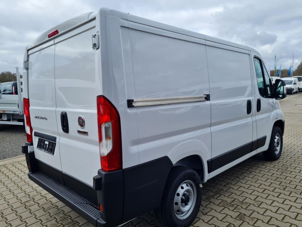 Fiat Ducato 30 Kasten L1H1 KLIMA PDC TEMPOMAT - 紧凑型面包车:图4 Fiat Ducato 30 Kasten L1H1 KLIMA PDC TEMPOMAT - 紧凑型面包车:图4
