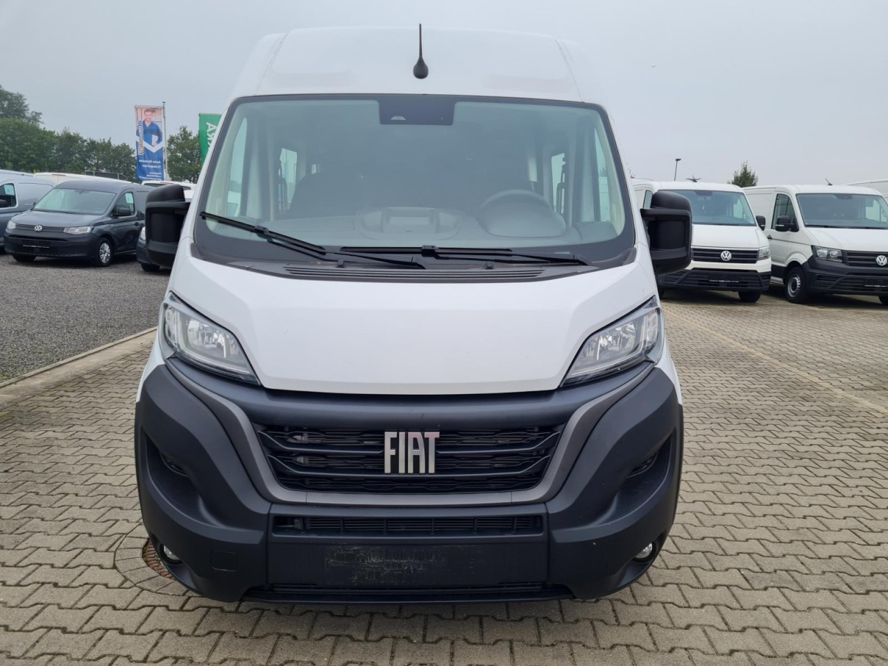 Fiat Ducato 35 Kasten Doka 7-Sitze 2x Schiebetür Maxi L2H2 - 无侧窗厢式货车, 康比货车:图2 Fiat Ducato 35 Kasten Doka 7-Sitze 2x Schiebetür Maxi L2H2 - 无侧窗厢式货车, 康比货车:图2