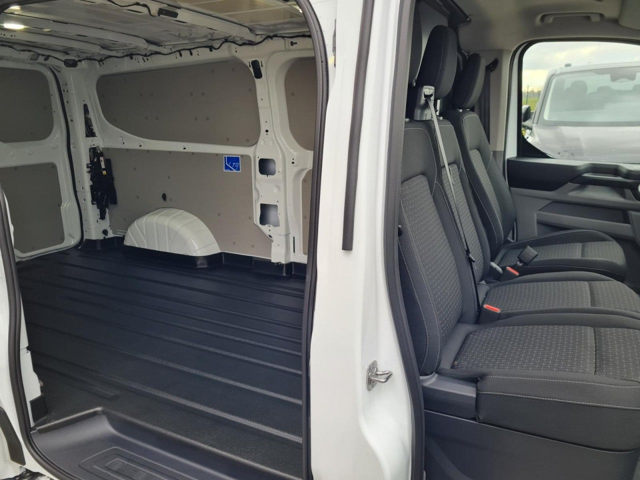 紧凑型面包车 Ford Custom Kasten 320 L2 Trend KLIMA KAMERA TEMPOMAT：图19