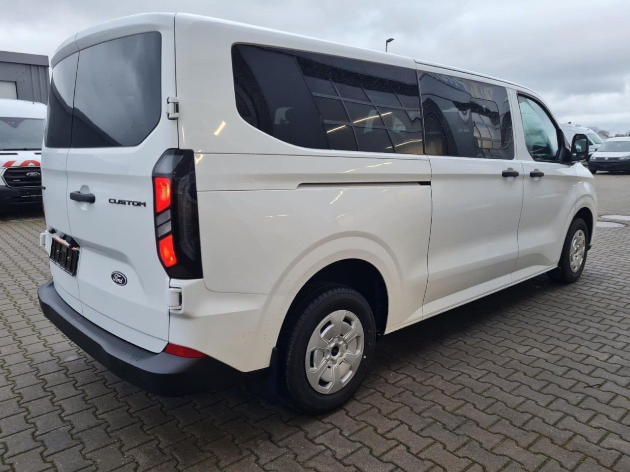 Ford Ford Transit Custom Kombi 320 L2 Trend 9 Sitze KAMERA - 小型巴士, 小型客车:图4 Ford Ford Transit Custom Kombi 320 L2 Trend 9 Sitze KAMERA - 小型巴士, 小型客车:图4