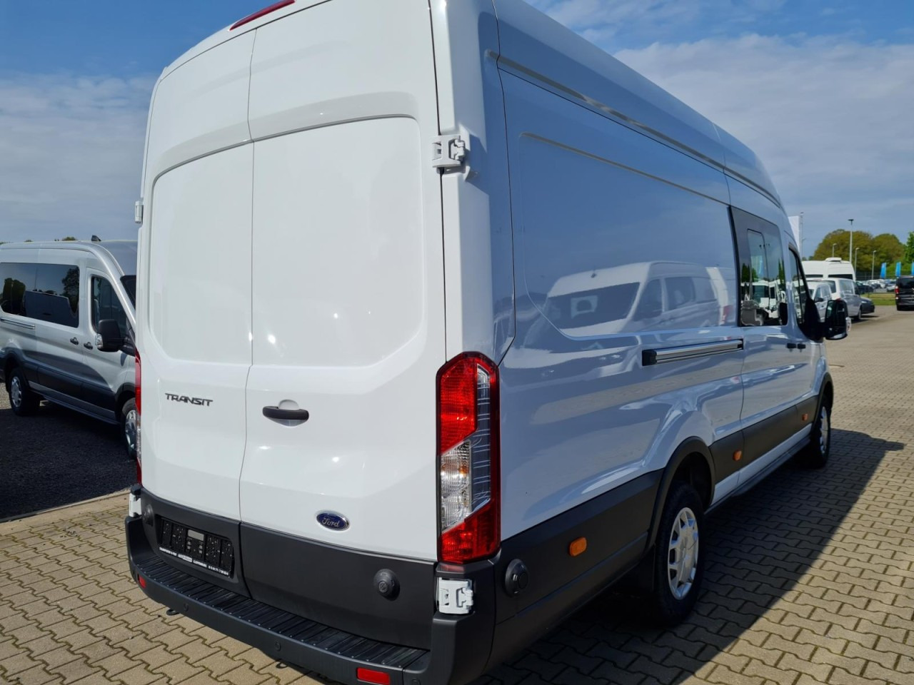 Ford Transit 350 Kasten L4H3 Doka Trend Mixto RWD - 无侧窗厢式货车, 康比货车:图4 Ford Transit 350 Kasten L4H3 Doka Trend Mixto RWD - 无侧窗厢式货车, 康比货车:图4