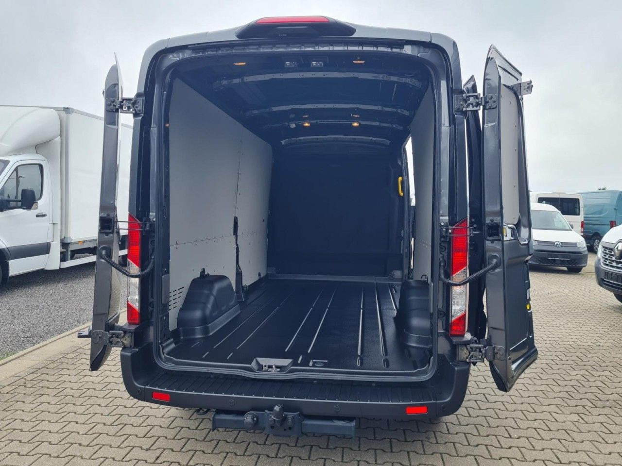 无侧窗厢式货车 Ford Transit 350 Kasten TDCi L3H2 Trend KAMERA AHK：图17