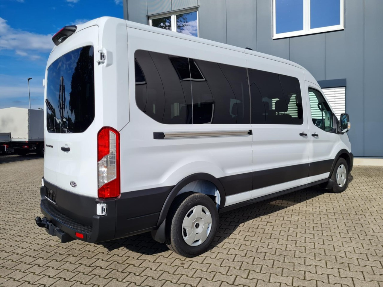 Ford Transit 350 Kombi TDCi L3 Trend 9 Sitzer AUTOMATIK - 小型巴士, 小型客车:图4 Ford Transit 350 Kombi TDCi L3 Trend 9 Sitzer AUTOMATIK - 小型巴士, 小型客车:图4