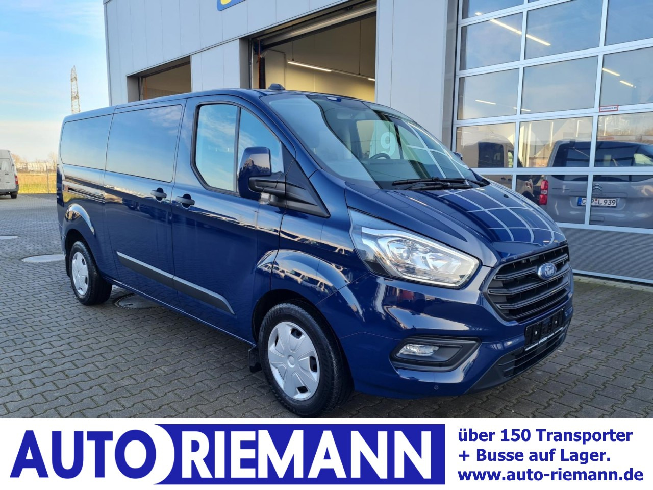 Ford Transit Custom Kombi 320 L2 Trend 9 Sitze PDC - 小型巴士, 小型客车:图1 Ford Transit Custom Kombi 320 L2 Trend 9 Sitze PDC - 小型巴士, 小型客车:图1