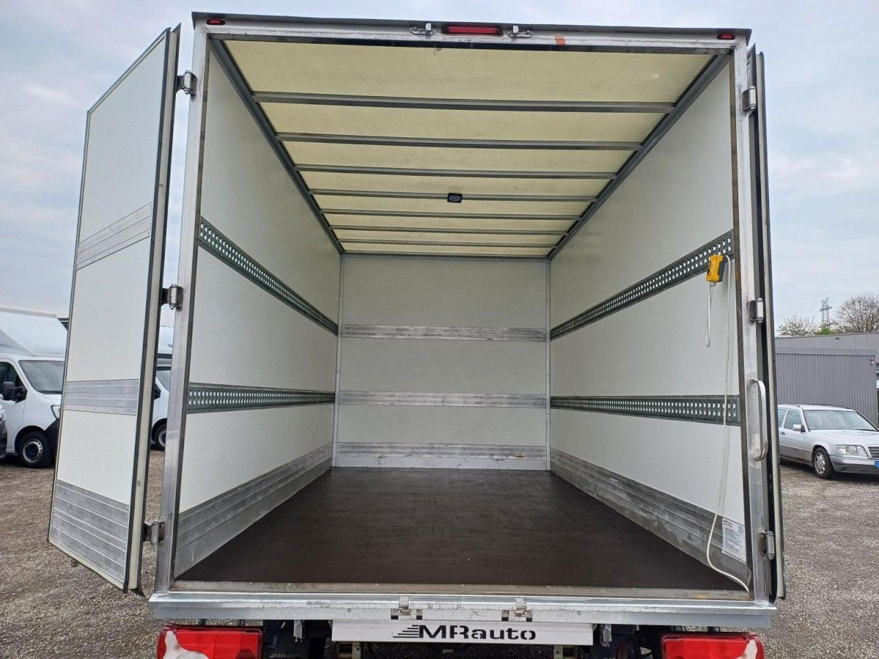 Mercedes-Benz Sprinter 315 CDi RWD Koffer LBW KLIMA TEMPOMAT - 厢式货车:图5 Mercedes-Benz Sprinter 315 CDi RWD Koffer LBW KLIMA TEMPOMAT - 厢式货车:图5