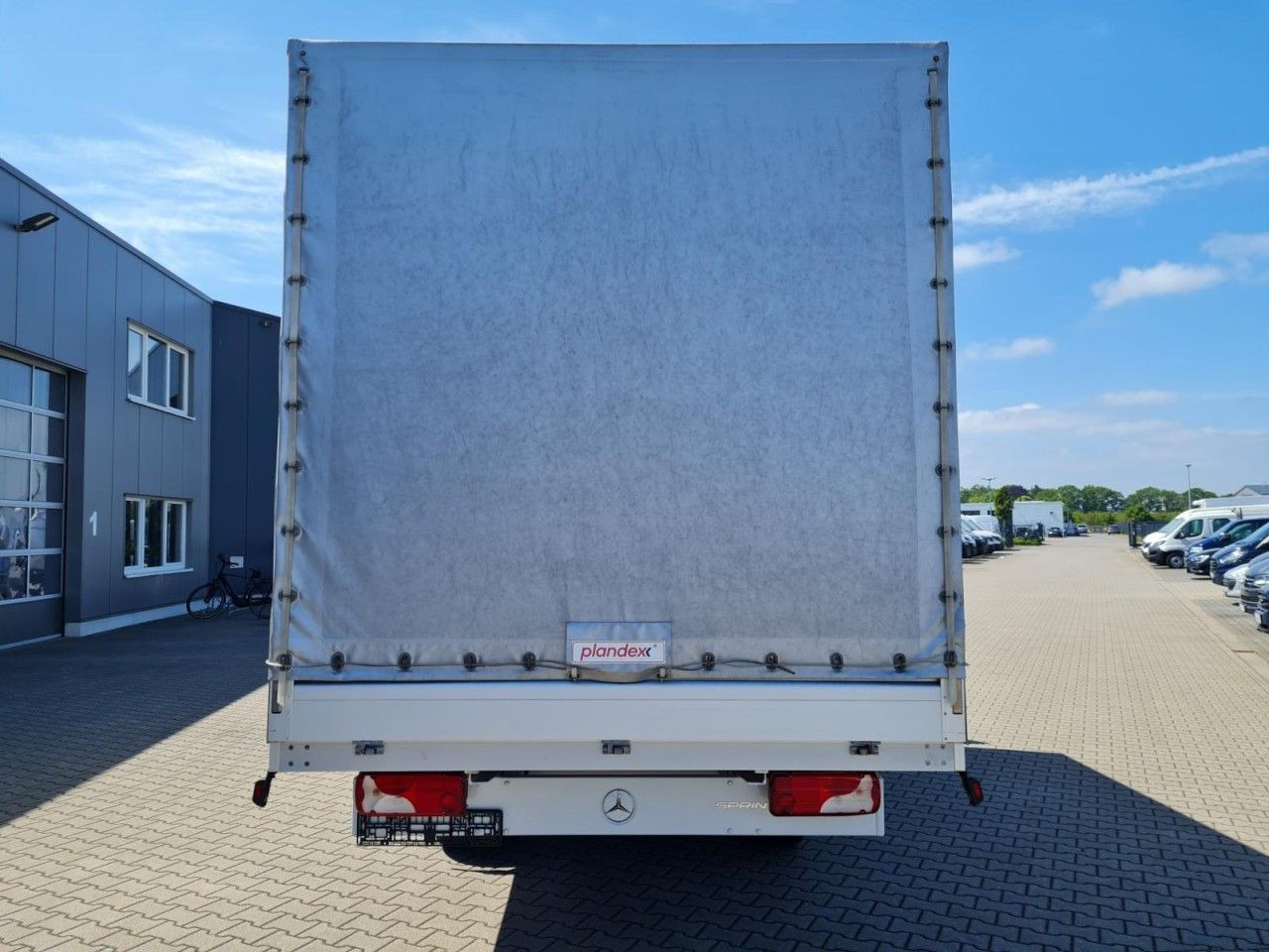 Mercedes-Benz Sprinter 317 Pritsche Plane 10 Pal. RWD LED - 侧帘货车:图5 Mercedes-Benz Sprinter 317 Pritsche Plane 10 Pal. RWD LED - 侧帘货车:图5
