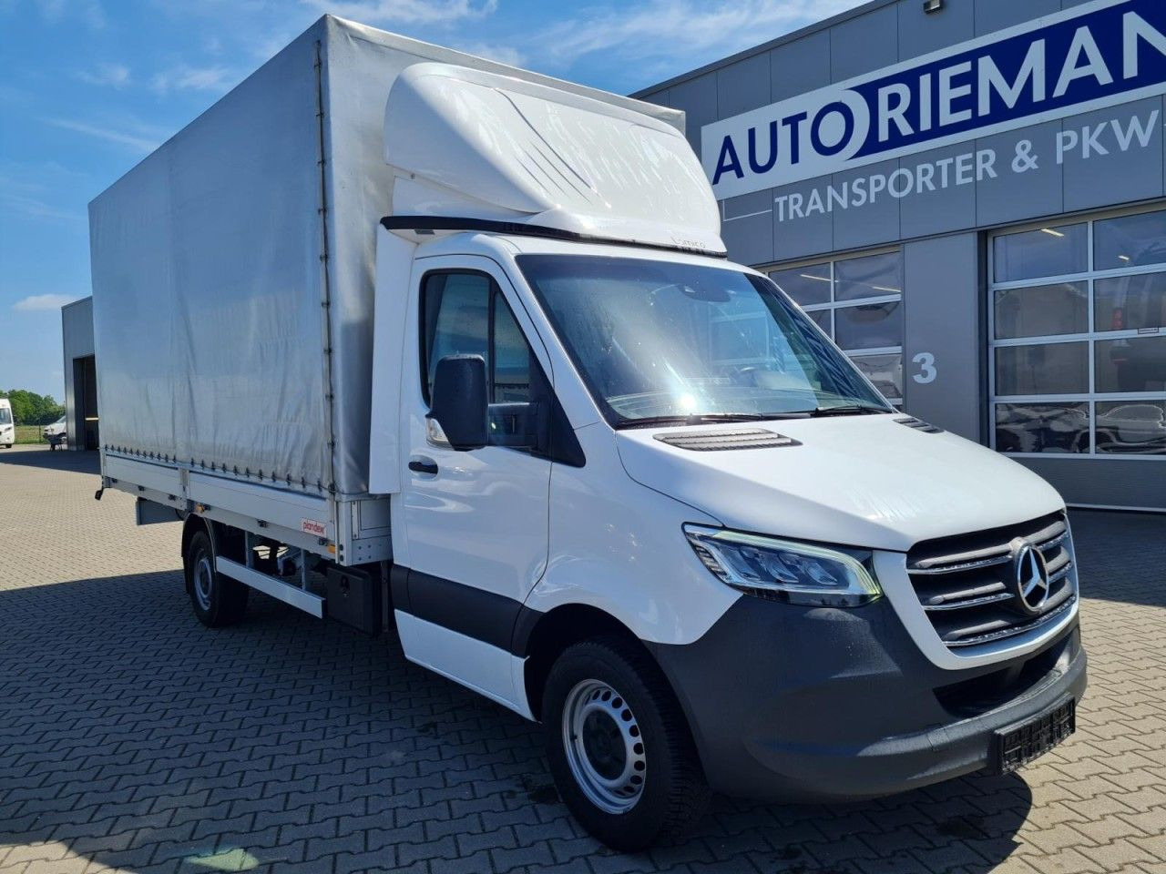 Mercedes-Benz Sprinter 317 Pritsche Plane 10 Pal. RWD LED - 侧帘货车:图3 Mercedes-Benz Sprinter 317 Pritsche Plane 10 Pal. RWD LED - 侧帘货车:图3