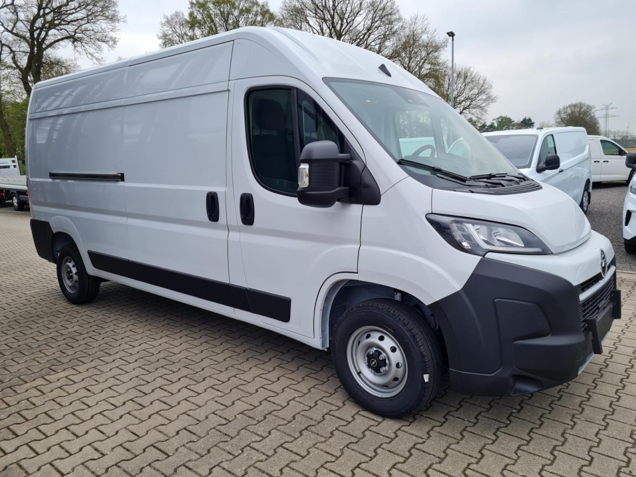 Opel Movano Kasten 2.2 HDI 180 L3H2 Klima NAVI TEMPOMAT - 无侧窗厢式货车:图5 Opel Movano Kasten 2.2 HDI 180 L3H2 Klima NAVI TEMPOMAT - 无侧窗厢式货车:图5