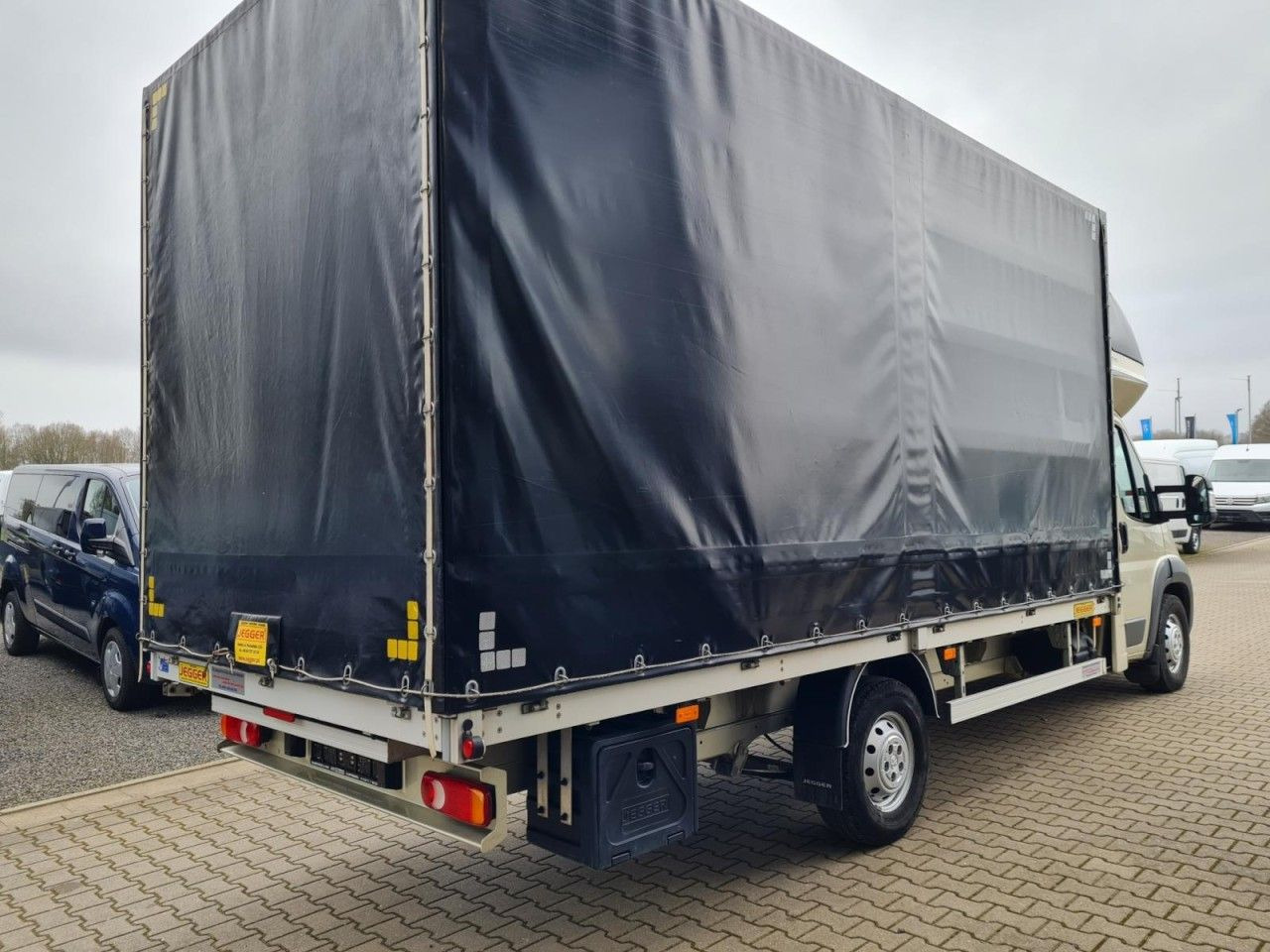 Peugeot Boxer Pritsche L4 Schiebe Plane Schlafkab Luftfe - 侧帘货车:图4 Peugeot Boxer Pritsche L4 Schiebe Plane Schlafkab Luftfe - 侧帘货车:图4