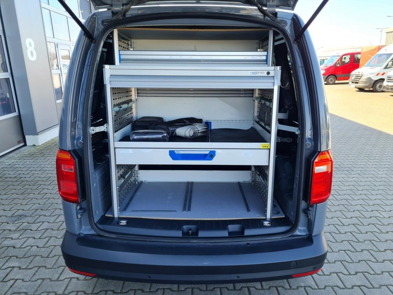 Volkswagen Caddy 4Motion TDi Kombi 5-Sitze TEMPO STHZ REGAL 租赁 Volkswagen Caddy 4Motion TDi Kombi 5-Sitze TEMPO STHZ REGAL：图6