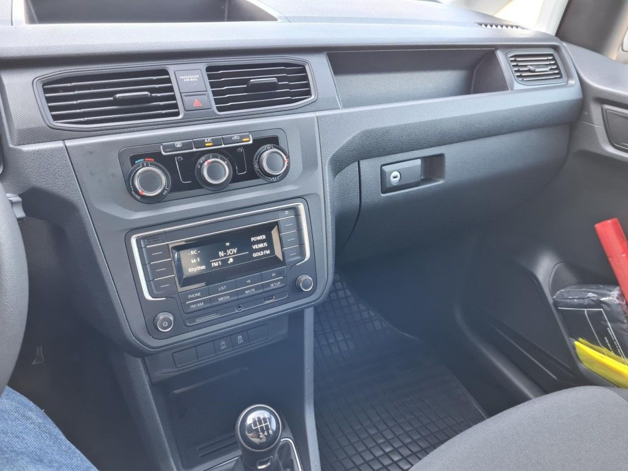 Volkswagen Caddy 4Motion TDi Kombi 5-Sitze TEMPO STHZ REGAL 租赁 Volkswagen Caddy 4Motion TDi Kombi 5-Sitze TEMPO STHZ REGAL：图12