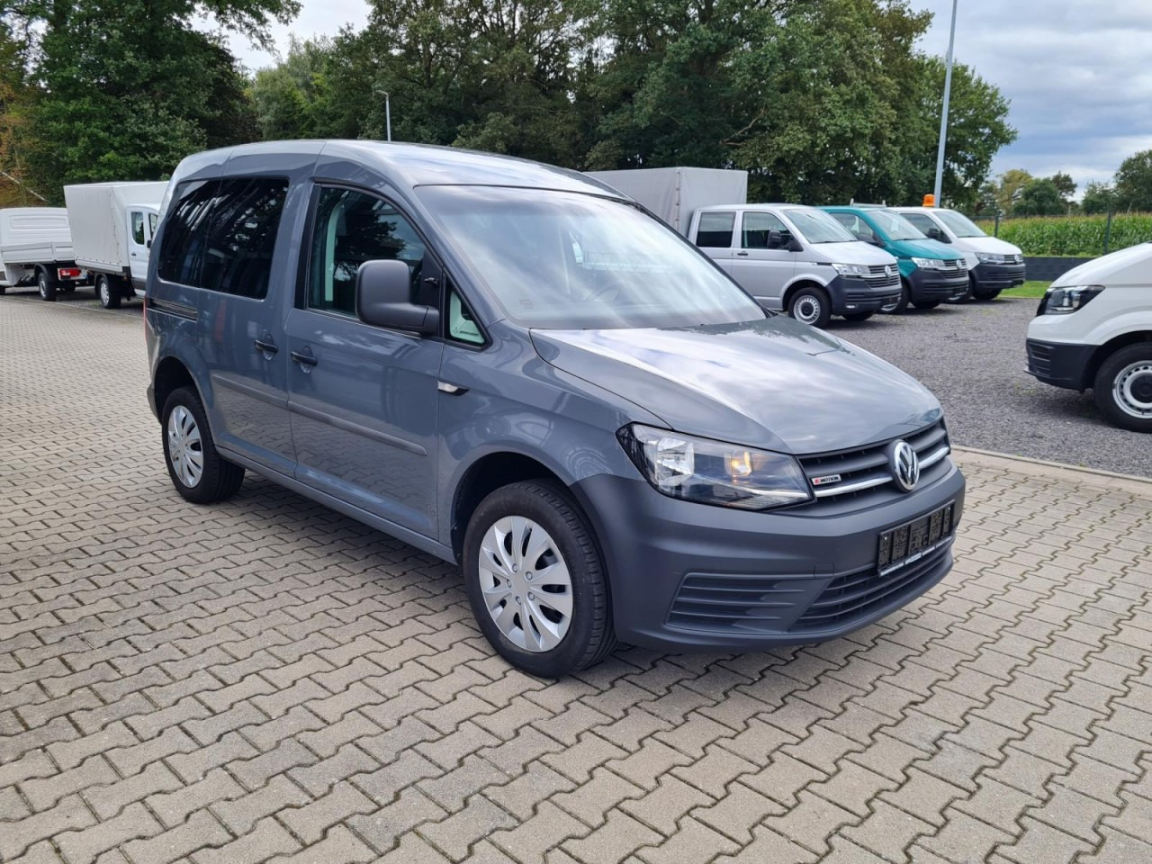 Volkswagen Caddy Kombi 4Motion TDi 5-Sitze KLIMA STHZ TEMPOMAT - 康比货车:图3 Volkswagen Caddy Kombi 4Motion TDi 5-Sitze KLIMA STHZ TEMPOMAT - 康比货车:图3