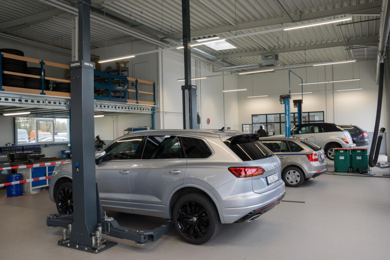 Volkswagen Crafter 35 Doka TDI Pritsche L3 AHK Klima 租赁 Volkswagen Crafter 35 Doka TDI Pritsche L3 AHK Klima：图23