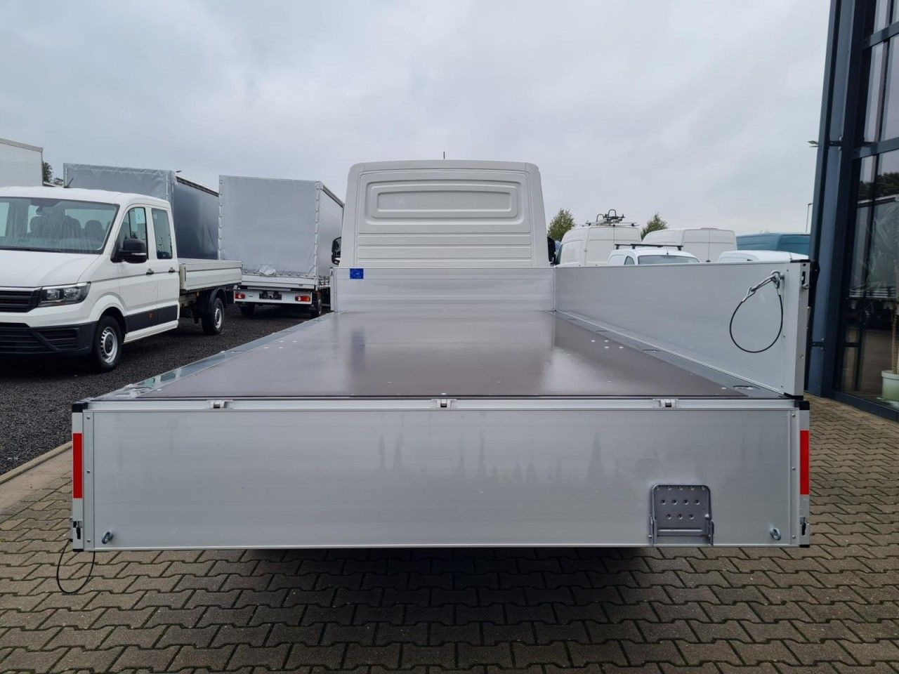 Volkswagen Crafter 35 Pritsche TDI Pritsche L4 KLIMA TEMPOM - 平板货车:图5 Volkswagen Crafter 35 Pritsche TDI Pritsche L4 KLIMA TEMPOM - 平板货车:图5