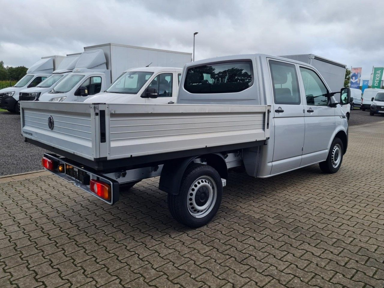 Volkswagen T6.1 Doka Pritsche Plane 6-Sitze Klima Komfort - 侧帘货车, 康比货车:图4 Volkswagen T6.1 Doka Pritsche Plane 6-Sitze Klima Komfort - 侧帘货车, 康比货车:图4