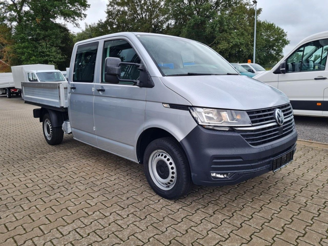 Volkswagen T6.1 Doka Pritsche Plane 6-Sitze Klima Komfort - 侧帘货车, 康比货车:图3 Volkswagen T6.1 Doka Pritsche Plane 6-Sitze Klima Komfort - 侧帘货车, 康比货车:图3