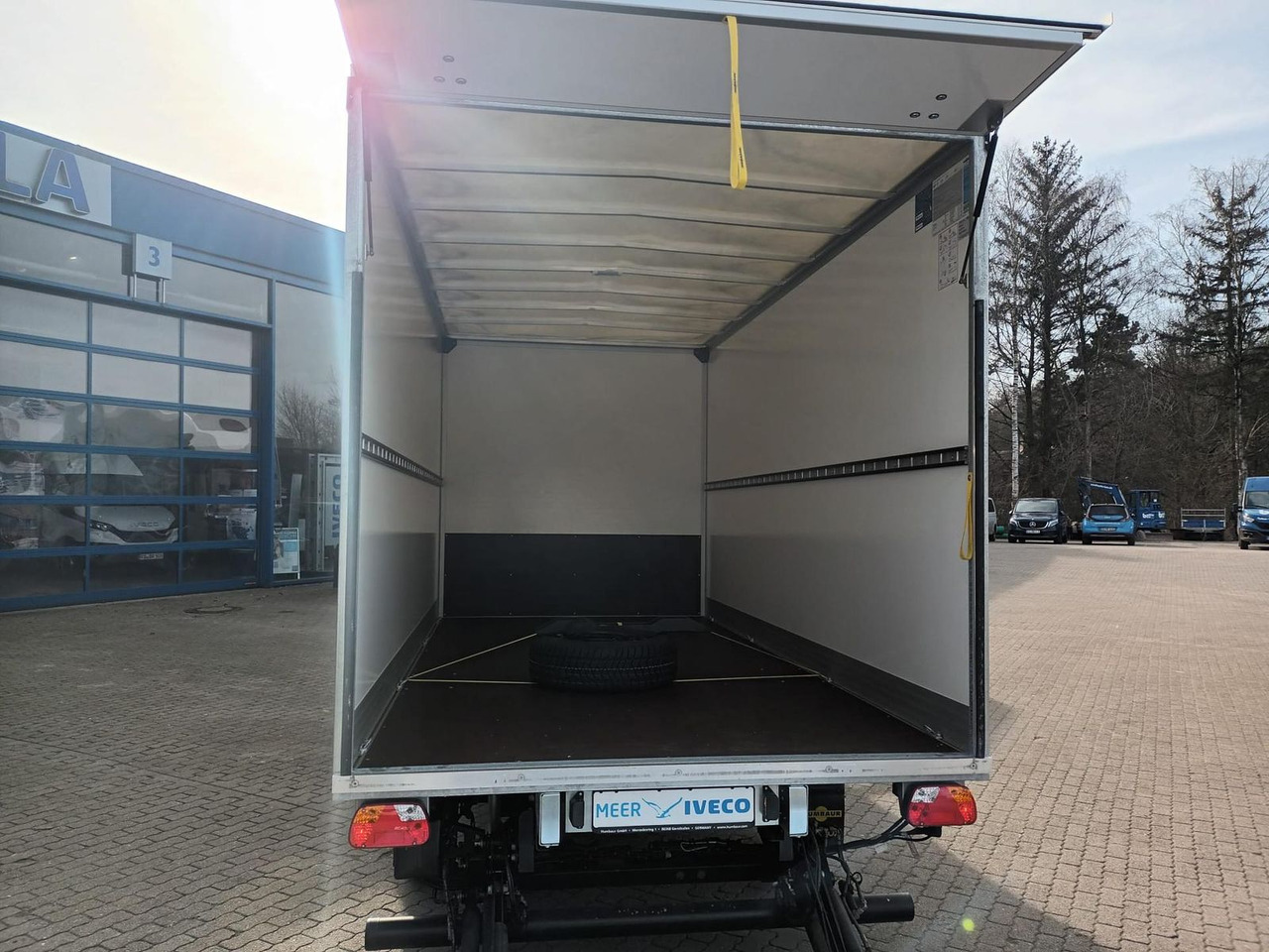 Iveco Daily 35S14HE Koffer LBW, Rückfahrkamera 2x a... - 厢式货车:图5 Iveco Daily 35S14HE Koffer LBW, Rückfahrkamera 2x a... - 厢式货车:图5