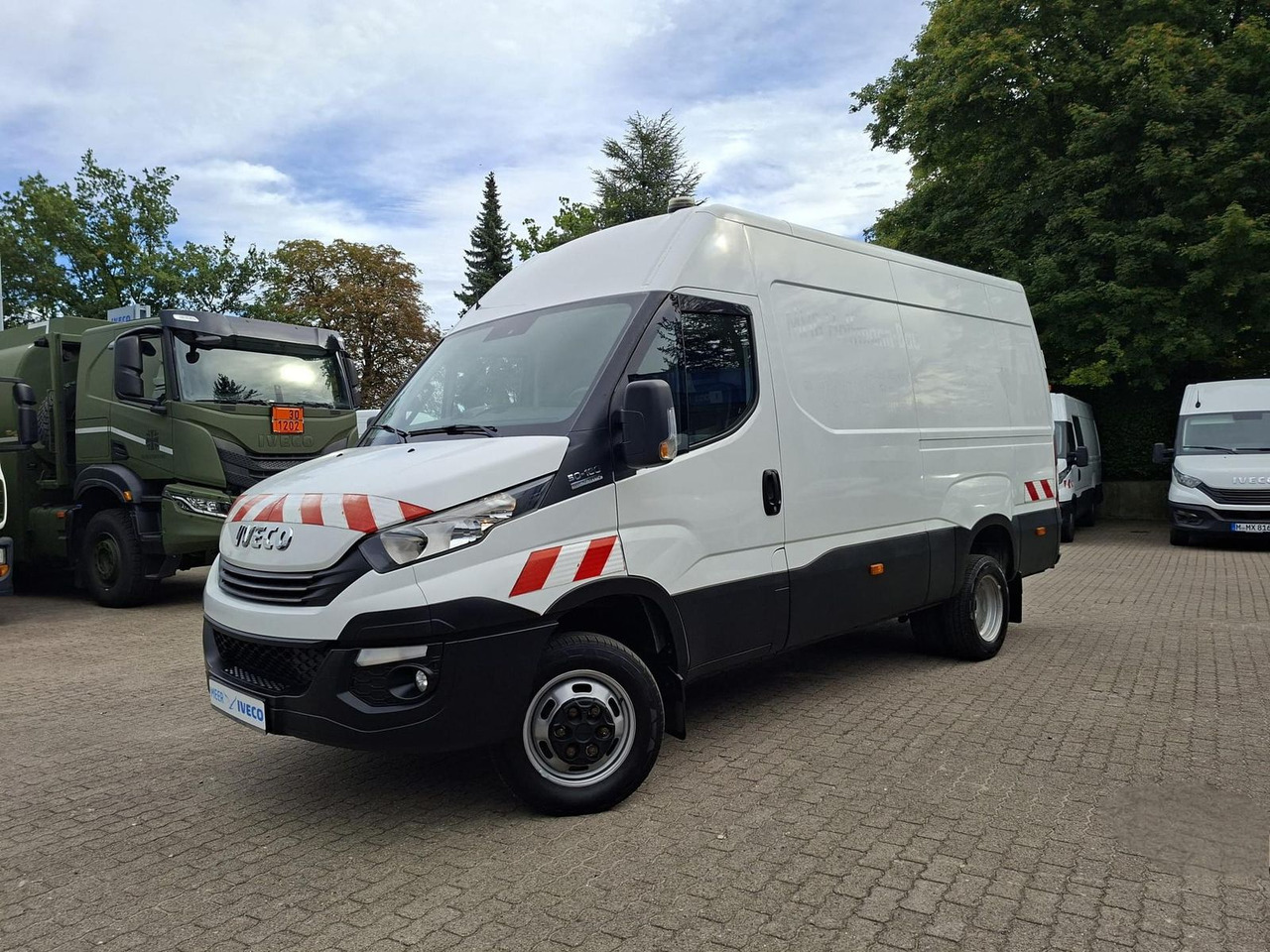 Iveco Daily 50C18HA8 V AHK, RADIO, KLIMA, 132 kW (1... - 平板货车:图1 Iveco Daily 50C18HA8 V AHK, RADIO, KLIMA, 132 kW (1... - 平板货车:图1