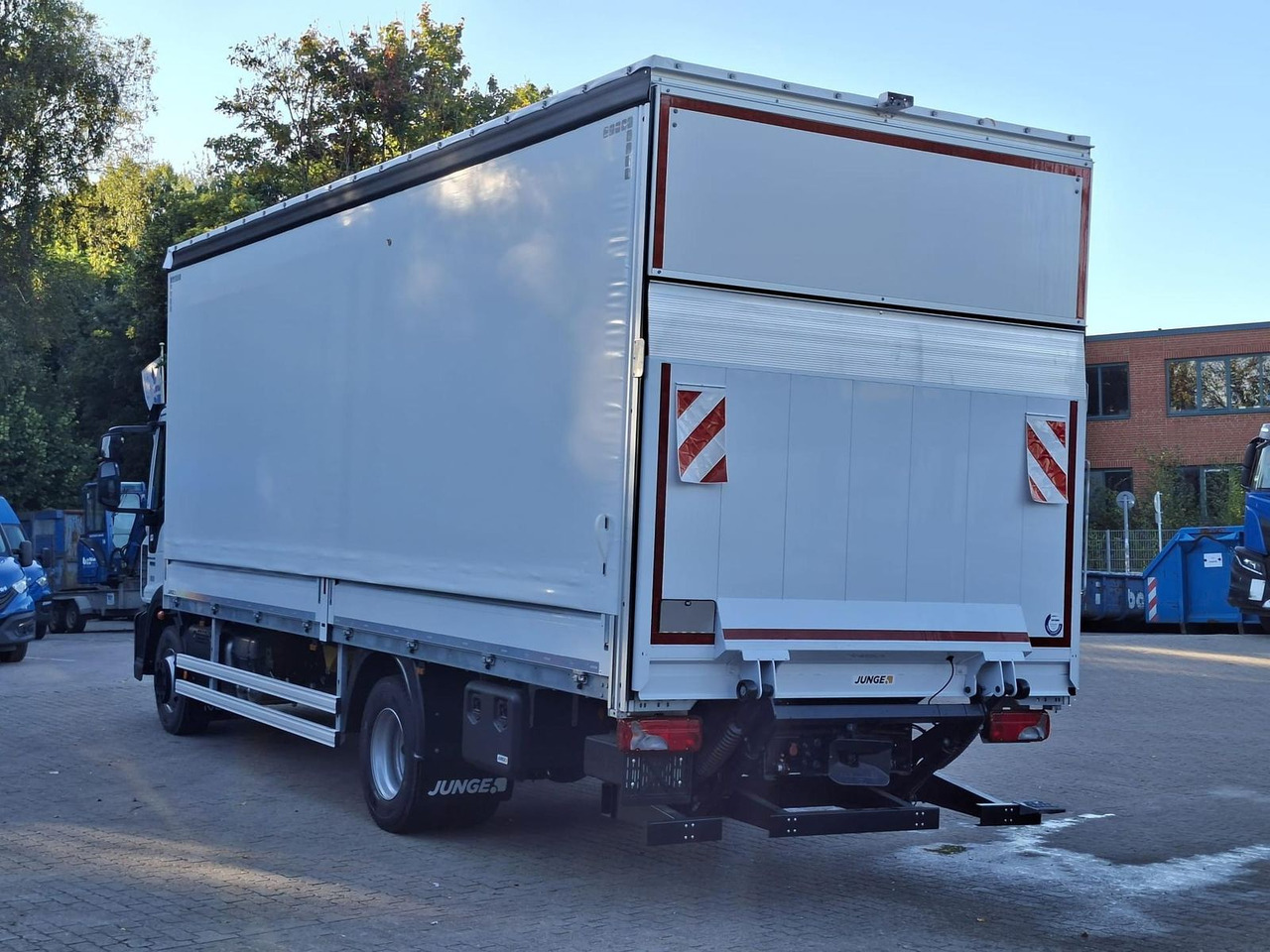 Iveco ML120E25/P JUNGE KOFFER LBW 1,5t AHK 185 kW (... - 卡车:图4 Iveco ML120E25/P JUNGE KOFFER LBW 1,5t AHK 185 kW (... - 卡车:图4