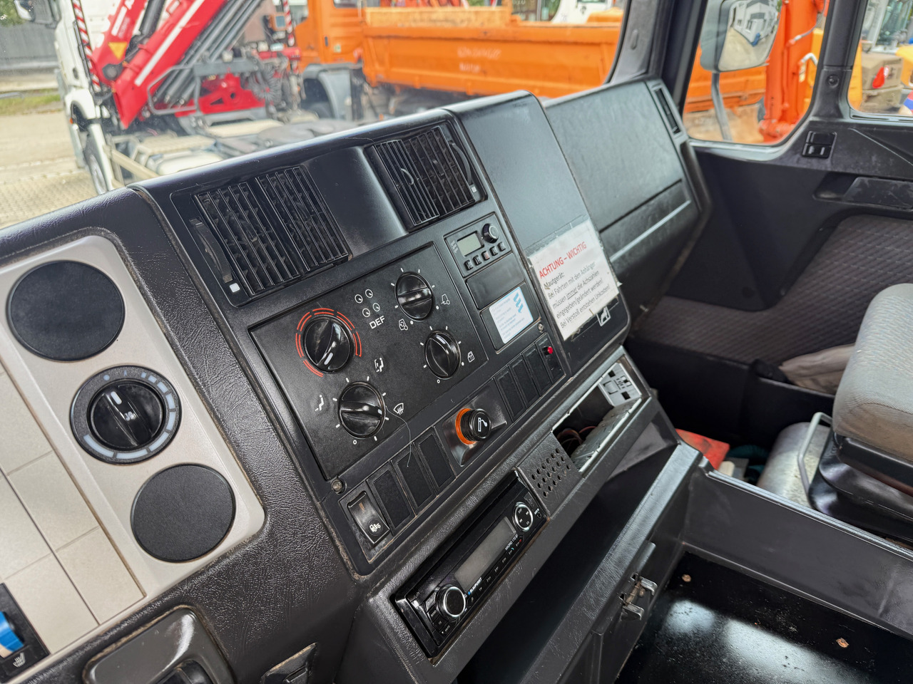 翻斗车 MAN 19.364 3-Seiten-Kipper Allrad Winterdienst：图16