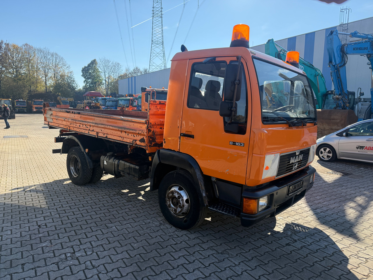 MAN 8.163 L2000 3-Seiten-Kipper AHK - 翻斗车:图3 MAN 8.163 L2000 3-Seiten-Kipper AHK - 翻斗车:图3