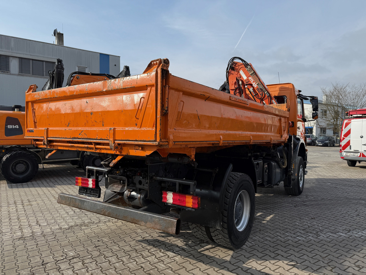 Mercedes-Benz 1833 Axor Kipper Kran Allrad - 翻斗车, 起重车:图4 Mercedes-Benz 1833 Axor Kipper Kran Allrad - 翻斗车, 起重车:图4
