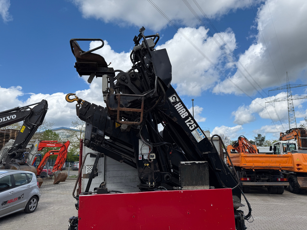 栏板式/ 平板卡车, 起重车 Mercedes-Benz 1840 Actros 2-Seiten-Kipper mit Kran Hiab 125-3 mit Funk:图10 栏板式/ 平板卡车, 起重车 Mercedes-Benz 1840 Actros 2-Seiten-Kipper mit Kran Hiab 125-3 mit Funk:图10