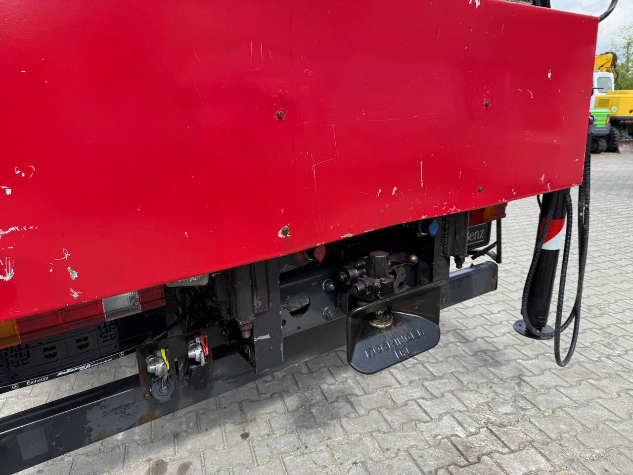 栏板式/ 平板卡车, 起重车 Mercedes-Benz 1840 Actros 2-Seiten-Kipper mit Kran Hiab 125-3 mit Funk:图9 栏板式/ 平板卡车, 起重车 Mercedes-Benz 1840 Actros 2-Seiten-Kipper mit Kran Hiab 125-3 mit Funk:图9