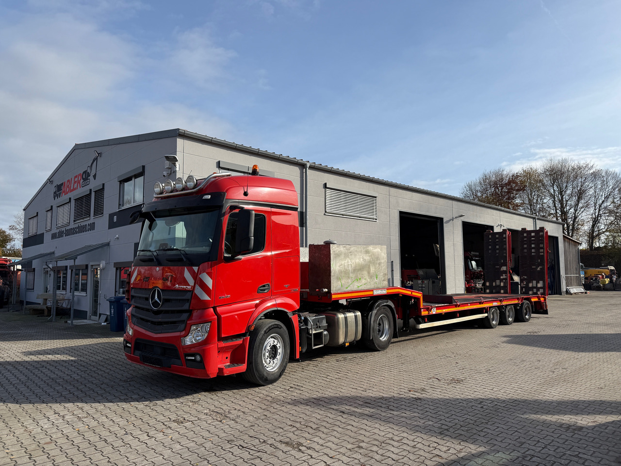 Mercedes-Benz 1845 Actros mit Goldhofer Tieflader - 牵引车, 低装载半拖车:图2 Mercedes-Benz 1845 Actros mit Goldhofer Tieflader - 牵引车, 低装载半拖车:图2