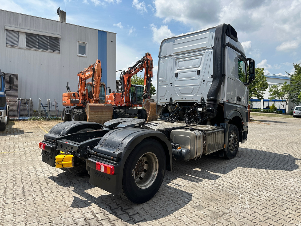 Mercedes-Benz 1845 Arocs SZM Kipphydraulik Mischerantrieb - 牵引车:图4 Mercedes-Benz 1845 Arocs SZM Kipphydraulik Mischerantrieb - 牵引车:图4