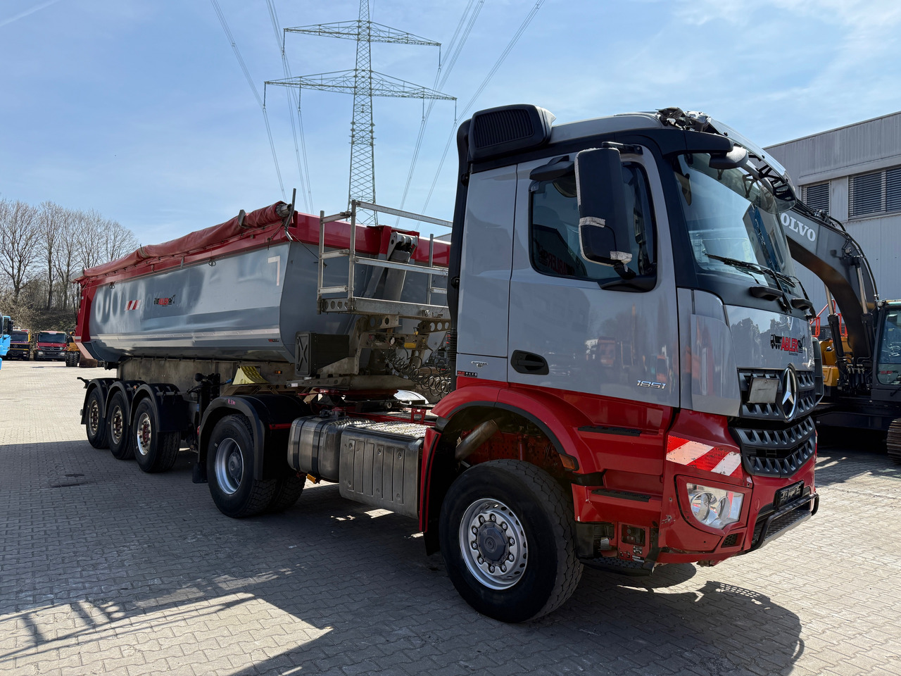 Mercedes-Benz 1851 Arocs ECHTER 4x4 mit Schmitz Kippauflieger - 翻斗车:图3 Mercedes-Benz 1851 Arocs ECHTER 4x4 mit Schmitz Kippauflieger - 翻斗车:图3