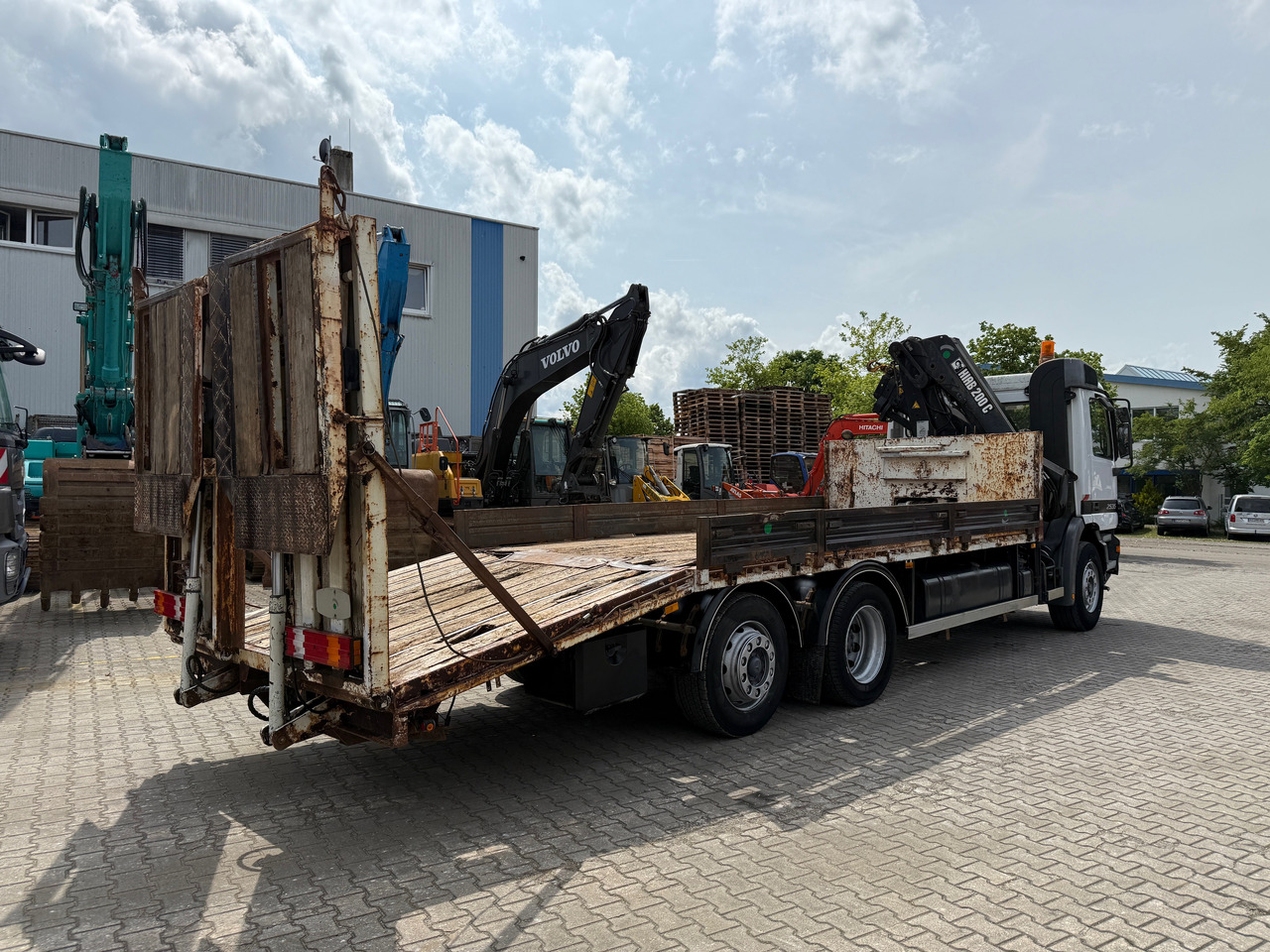 Mercedes-Benz 2535 Actros MP1 Baumaschinentransporter mit Kran und Rampen - 自动转运卡车, 起重车:图4 Mercedes-Benz 2535 Actros MP1 Baumaschinentransporter mit Kran und Rampen - 自动转运卡车, 起重车:图4