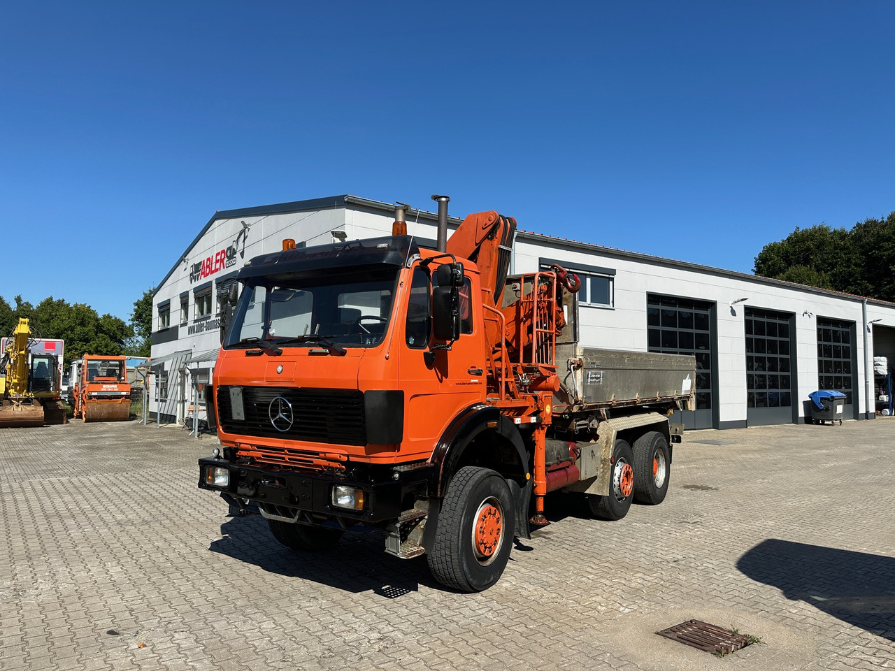 Mercedes-Benz 2535 NG 3-Seiten-Kipper mit Kran - 翻斗车, 起重车:图2 Mercedes-Benz 2535 NG 3-Seiten-Kipper mit Kran - 翻斗车, 起重车:图2