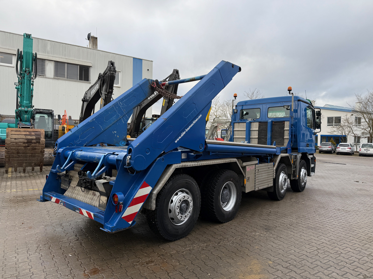 Mercedes-Benz 3243 Actros MP1 4-Achs Absetzkipper - 箕斗装载车:图4 Mercedes-Benz 3243 Actros MP1 4-Achs Absetzkipper - 箕斗装载车:图4