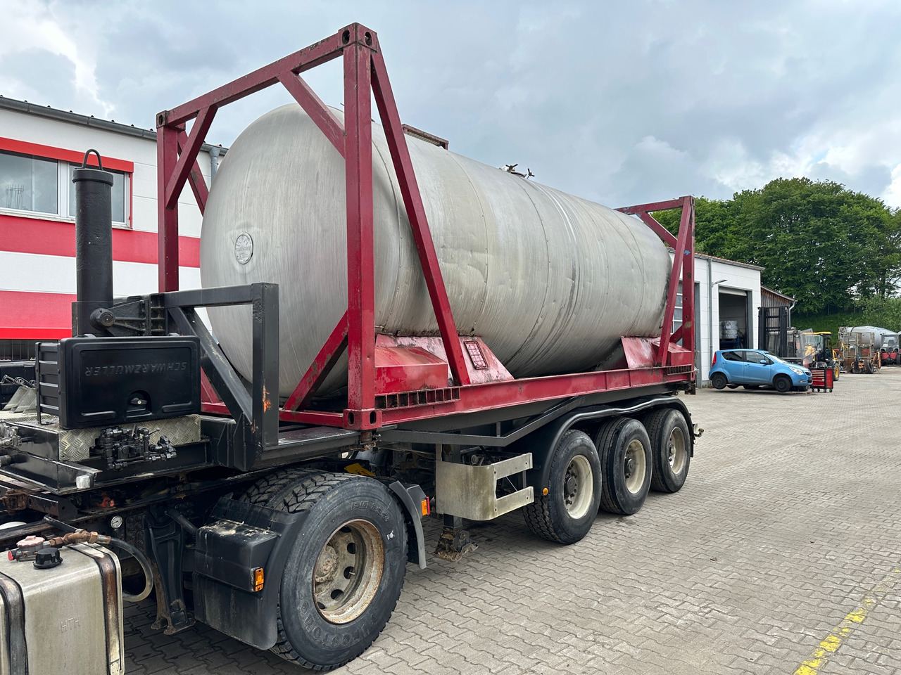 Schmidt CKSA 10/22-20 20 ft Containerkippchassis mit Lebensmitteltank - 翻斗半拖车:图4 Schmidt CKSA 10/22-20 20 ft Containerkippchassis mit Lebensmitteltank - 翻斗半拖车:图4