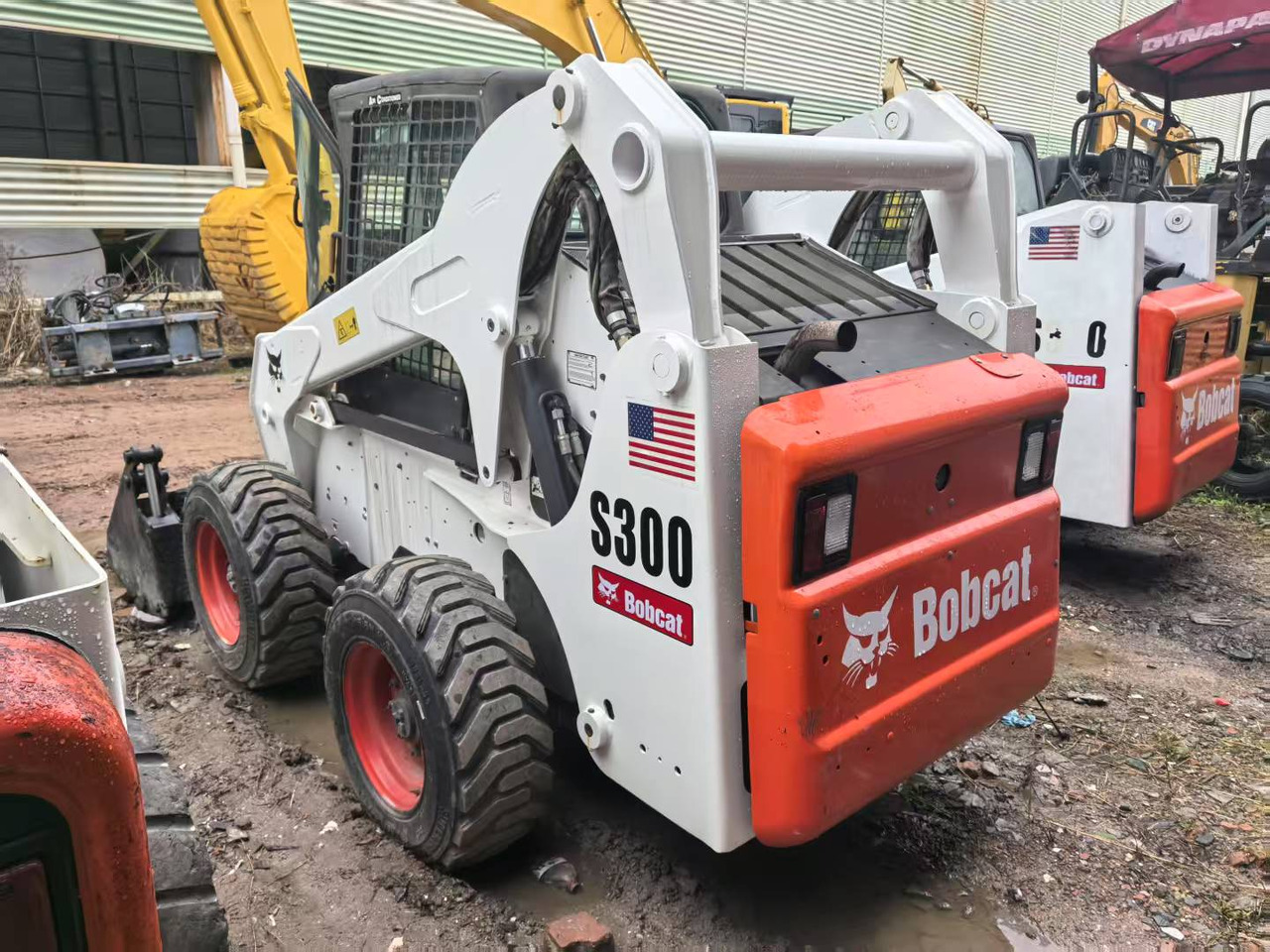Bobcat S300 - 滑移装载机:图2 Bobcat S300 - 滑移装载机:图2