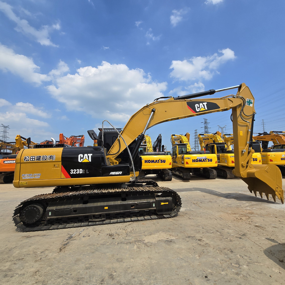 CATERPILLAR 323D2L - 挖掘机:图1 CATERPILLAR 323D2L - 挖掘机:图1