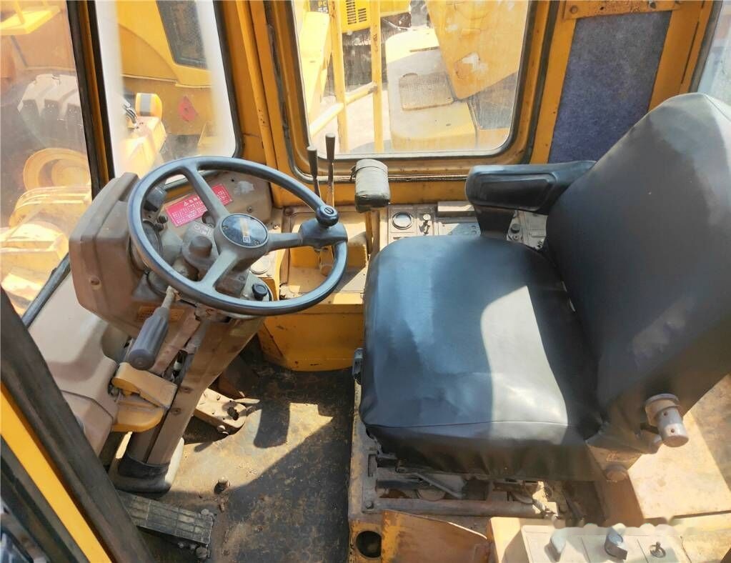 轮式装载机 Caterpillar 966 E：图8