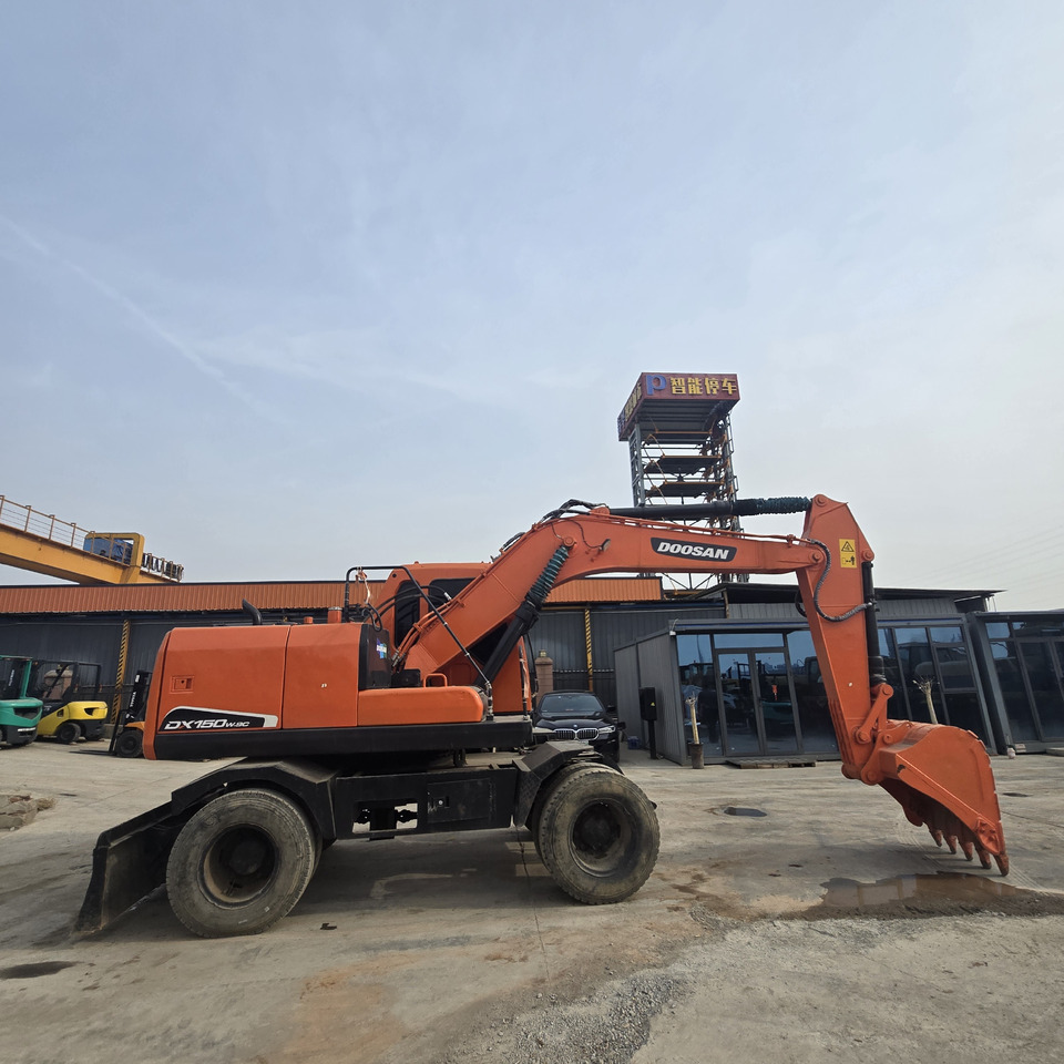 DOOSAN DX150W - 轮式挖掘机:图4 DOOSAN DX150W - 轮式挖掘机:图4