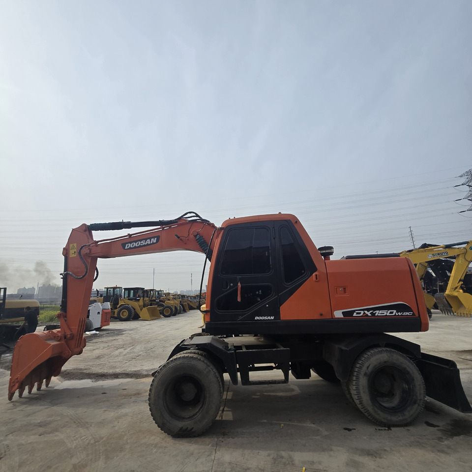 DOOSAN DX150W - 轮式挖掘机:图2 DOOSAN DX150W - 轮式挖掘机:图2