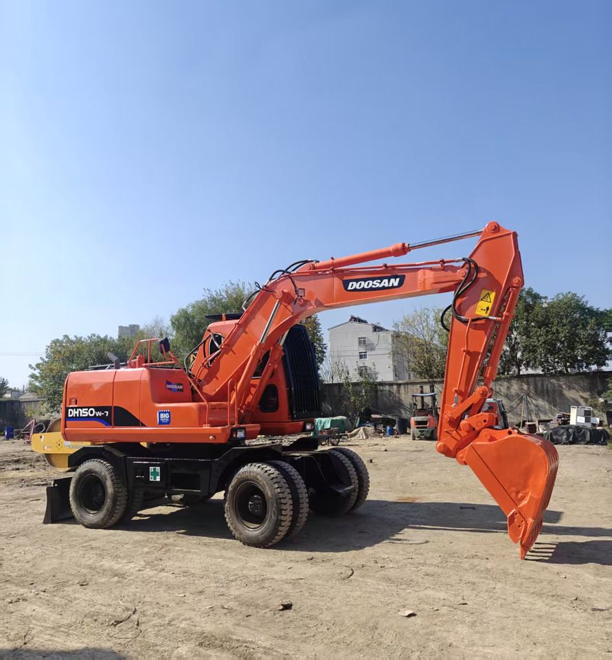 Doosan DH150W - 轮式挖掘机:图1 Doosan DH150W - 轮式挖掘机:图1