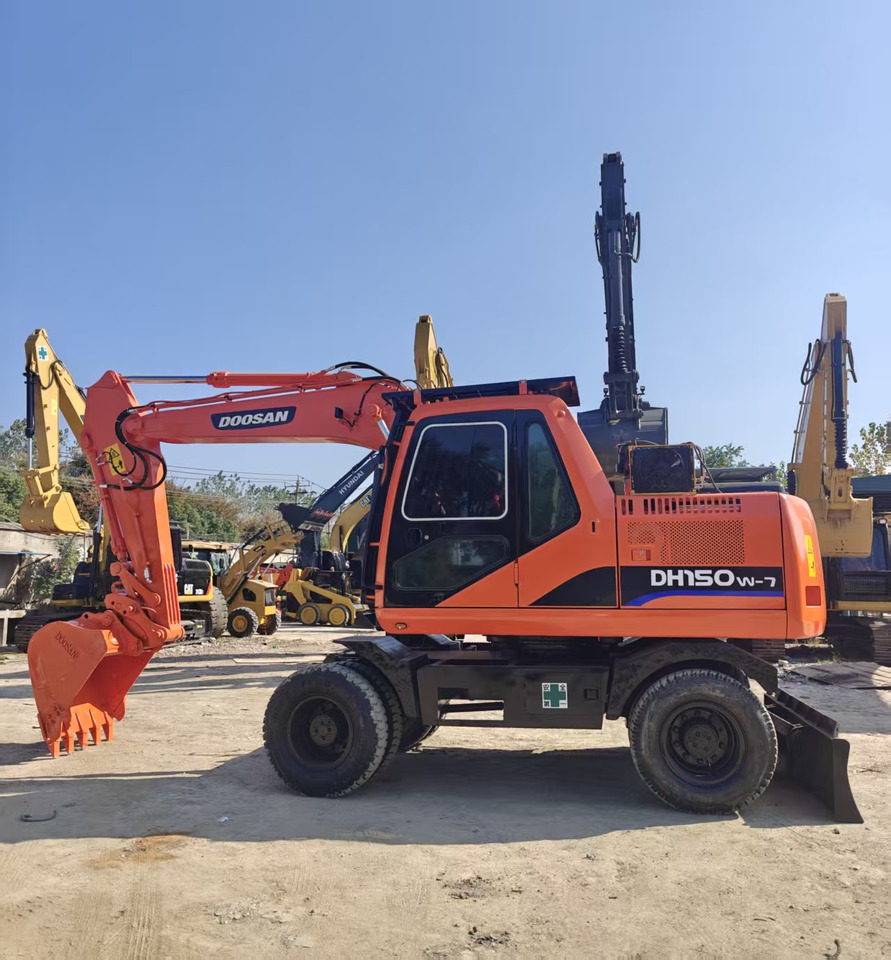 Doosan DH150W - 轮式挖掘机:图2 Doosan DH150W - 轮式挖掘机:图2