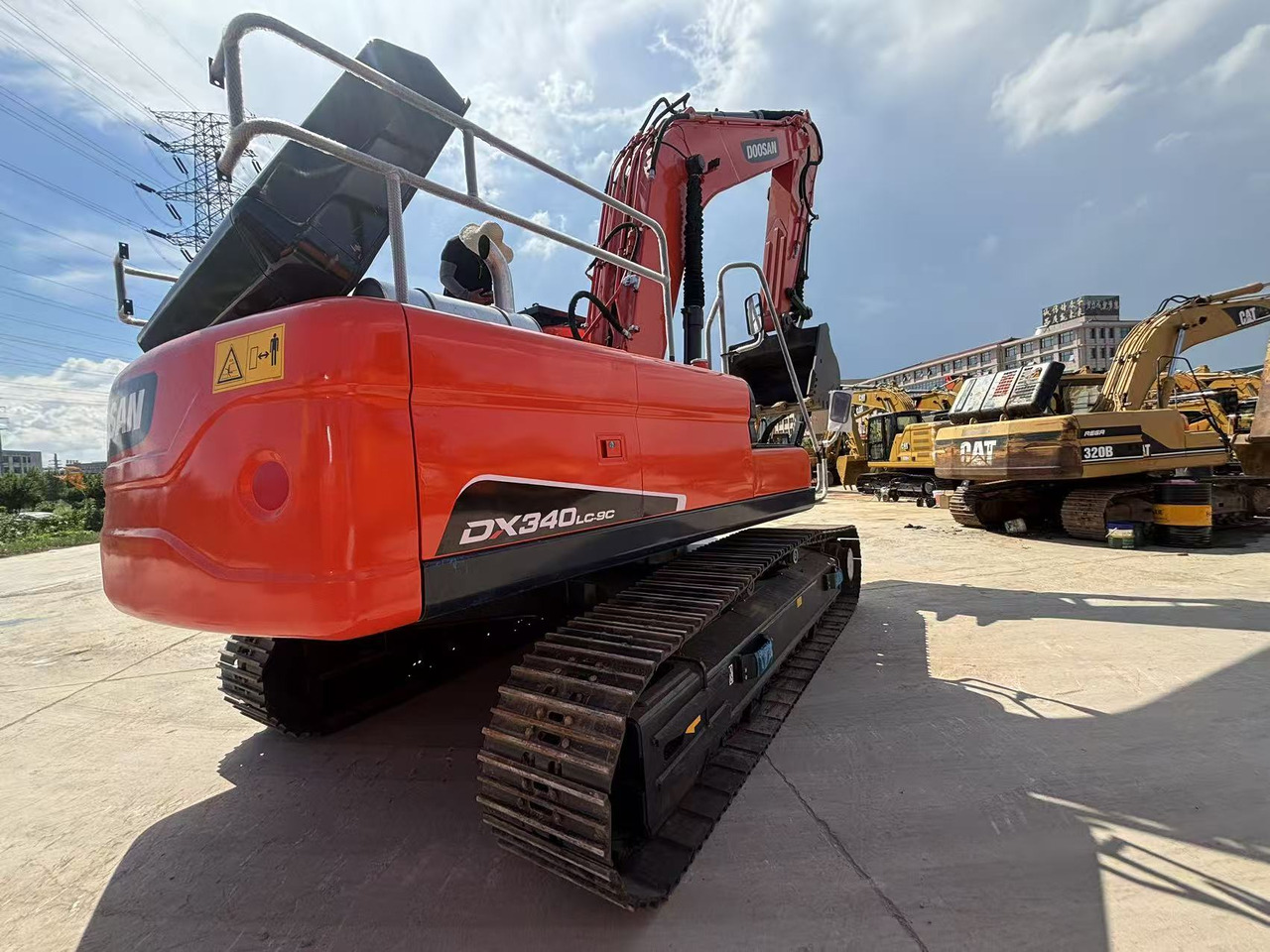 Doosan DX340 - 挖掘机:图4 Doosan DX340 - 挖掘机:图4