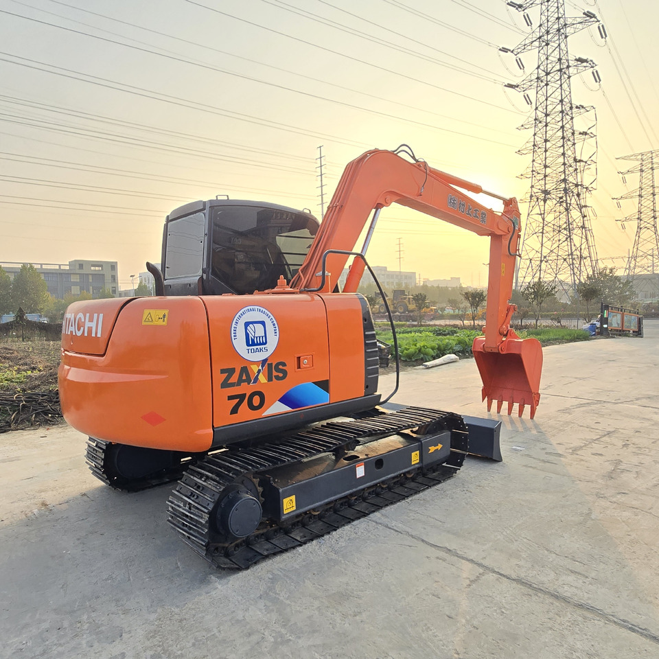 HITACHI ZX70 - 小型挖掘机:图2 HITACHI ZX70 - 小型挖掘机:图2