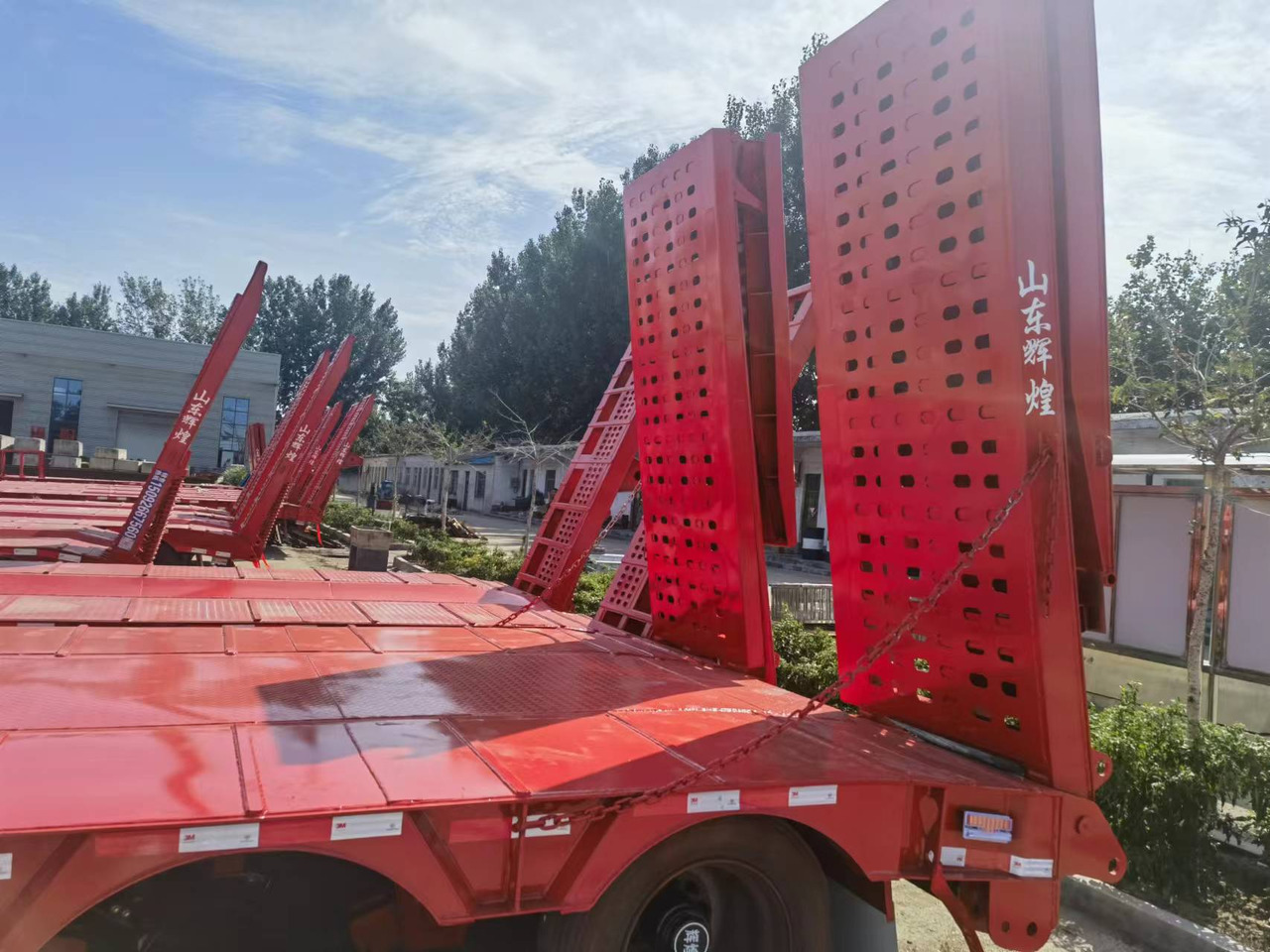 HUI HUANG AUTO - 栏板式/ 平板半拖车:图2 HUI HUANG AUTO - 栏板式/ 平板半拖车:图2