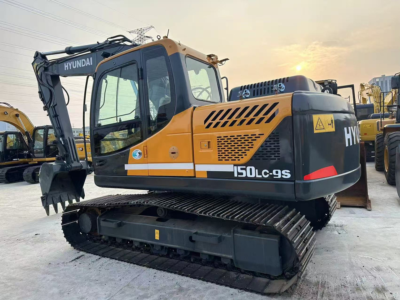 HYUNDAI R150LC-9S - 挖掘机:图1 HYUNDAI R150LC-9S - 挖掘机:图1