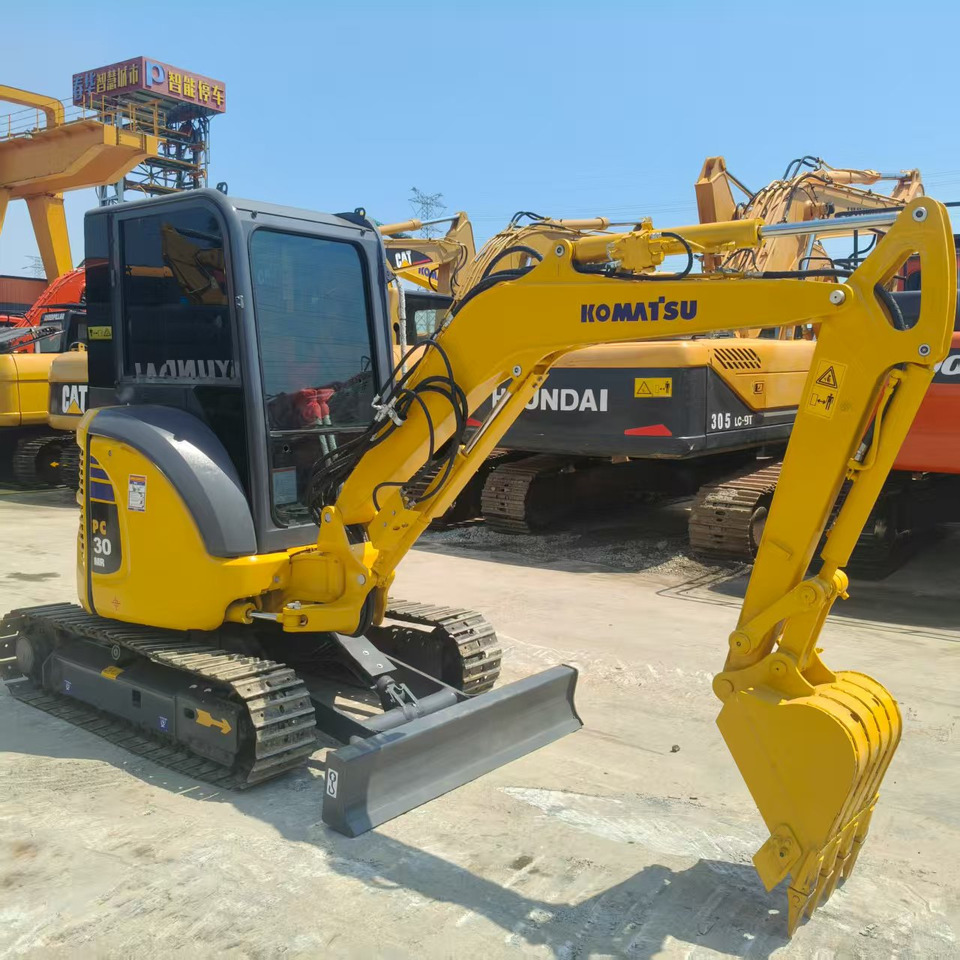 KOMATSU PC30MR - 小型挖掘机:图2 KOMATSU PC30MR - 小型挖掘机:图2