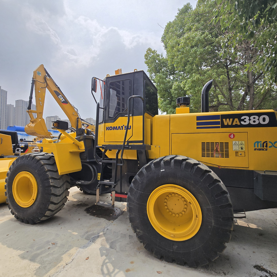 KOMATSU WA380 - 轮式装载机:图1 KOMATSU WA380 - 轮式装载机:图1